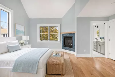110 Newport Avenue, Middletown, RI 02842 - Photo 9