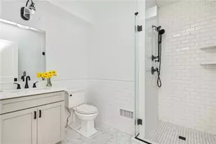 118 Newport Ave, Middletown, RI 02842 - Photo 21