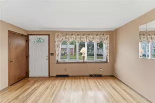 115 Thurston St, East Providence, RI 02915 - Photo 13