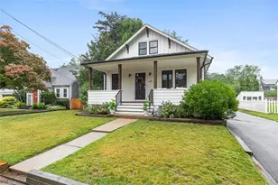 15 Berwick Pl, East Providence, RI 02916 - Photo 1