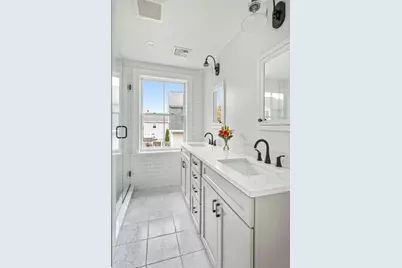 118 Newport Avenue, Middletown, RI 02842 - Photo 39