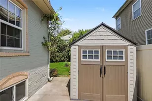 10 Dartmouth St, Pawtucket, RI 02860 - Photo 41