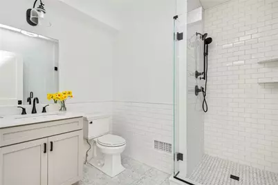 118 Newport Avenue, Middletown, RI 02842 - Photo 21
