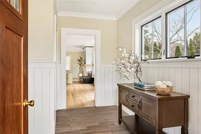 118 Newport Avenue, Middletown, RI 02842 - Photo 3