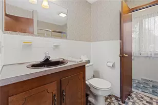 129 Woodside Ave, West Warwick, RI 02893 - Photo 27