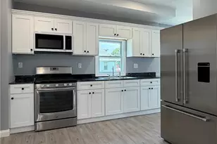98 Whitmarsh St, Providence, RI 02907 - Photo 3