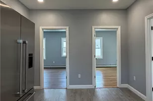 98 Whitmarsh St, Providence, RI 02907 - Photo 23