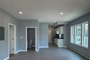 98 Whitmarsh St, Providence, RI 02907 - Photo 15