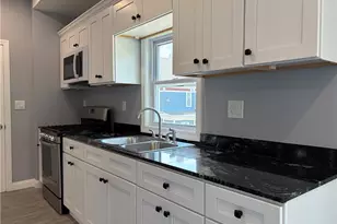 98 Whitmarsh St, Providence, RI 02907 - Photo 7