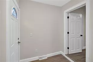 68 Uncas St, Warwick, RI 02889 - Photo 7