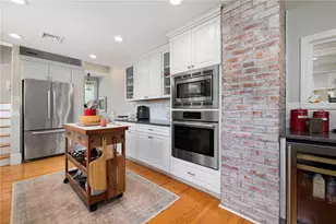26 Paterson St, Providence, RI 02906 - Photo 3