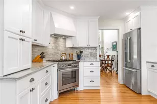 454 Paddock Ln, Bristol, RI 02809 - Photo 3
