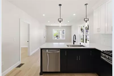 35 Mount Pleasant Avenue, Providence, RI 02908 - Photo 3