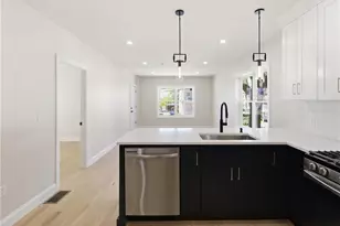 35 Mt Pleasant Ave, Providence, RI 02908 - Photo 3