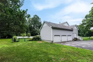116 Holly Hills Ln, North Kingstown, RI 02874 - Photo 3