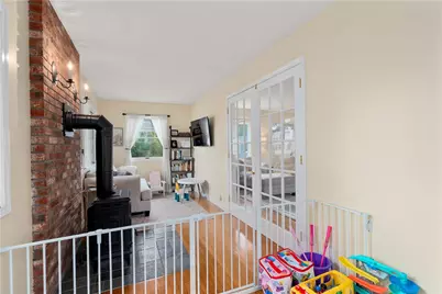 197 Wilson Avenue, East Providence, RI 02916 - Photo 9