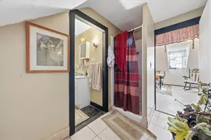 94 Lexington Ave, Providence, RI 02907 - Photo 17