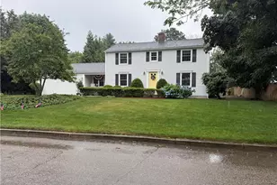 10 Ridgefield Dr, East Greenwich, RI 02818 - Photo 1