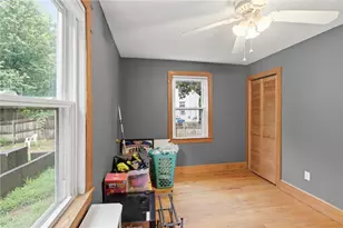 123 Hiawatha St, Warwick, RI 02888 - Photo 7