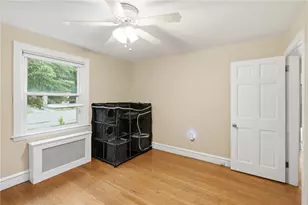 123 Hiawatha St, Warwick, RI 02888 - Photo 5
