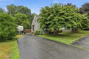 123 Hiawatha St, Warwick, RI 02888 - Photo 17