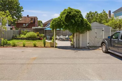 15 Ayrault Street, Newport, RI 02840 - Photo 33