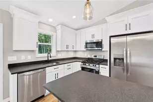 95 Waterman Ave, Johnston, RI 02919 - Photo 9