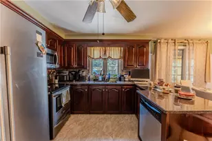 8 Flanders St, Johnston, RI 02919 - Photo 11
