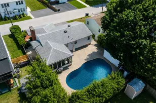 8 Flanders St, Johnston, RI 02919 - Photo 3