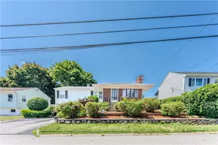 8 Flanders St, Johnston, RI 02919 - Photo 5