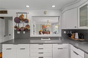 11 Stonegate Rd, Warren, RI 02885 - Photo 5