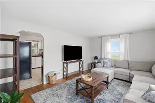 22 Yale Ave, East Providence, RI 02915 - Photo 7