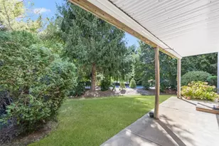 1 Bristol Woods Dr, Bristol, RI 02809 - Photo 27