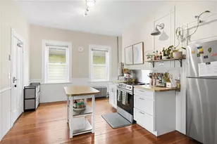 241 Pleasant St, Providence, RI 02906 - Photo 11