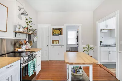 241 Pleasant Street, Providence, RI 02906 - Photo 13