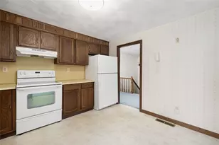 18 Fawn Ln, West Warwick, RI 02893 - Photo 15