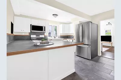 45 Van Zandt Avenue, Warwick, RI 02889 - Photo 9