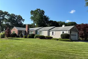 90 Frontier Rd, Warwick, RI 02889 - Photo 5