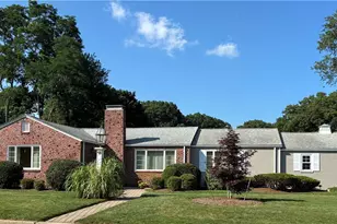 90 Frontier Rd, Warwick, RI 02889 - Photo 3