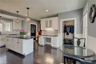 499 Seven Mile Rd, Cranston, RI 02831 - Photo 11