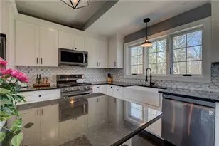 499 Seven Mile Rd, Cranston, RI 02831 - Photo 17