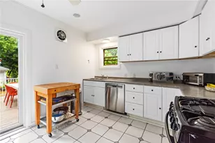 79 Wheeler Ave, Cranston, RI 02905 - Photo 17