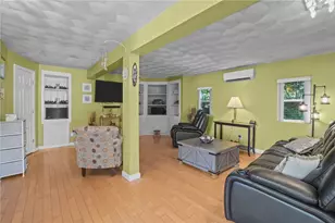 1304 New London Ave, Cranston, RI 02920 - Photo 11