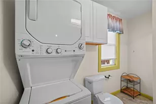 1304 New London Ave, Cranston, RI 02920 - Photo 33