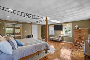1304 New London Ave, Cranston, RI 02920 - Photo 25