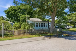 286 Namquid Dr, Warwick, RI 02888 - Photo 33