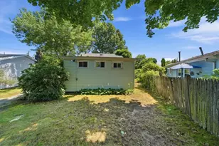 286 Namquid Dr, Warwick, RI 02888 - Photo 39