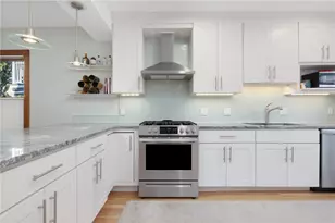 49 Methyl St, Providence, RI 02906 - Photo 9