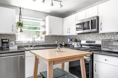 33 Malbone Street, Providence, RI 02908 - Photo 11