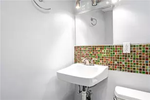 33 Malbone St, Providence, RI 02908 - Photo 29